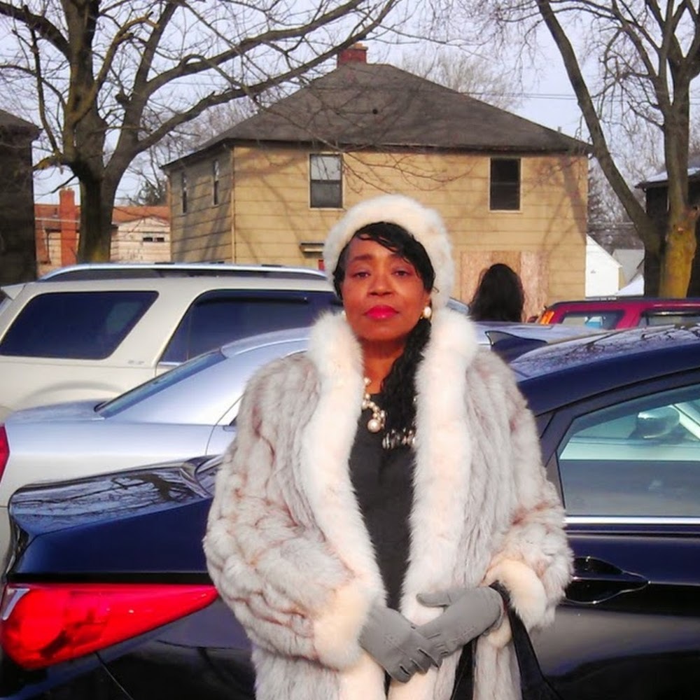 Meet your Posher, Rena